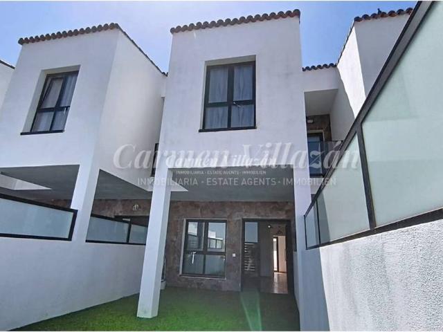 Casa adosada en Venta en La Oliva pueblo