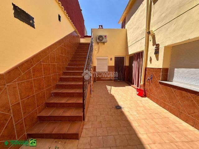 Casa adosada en Venta en La Solana