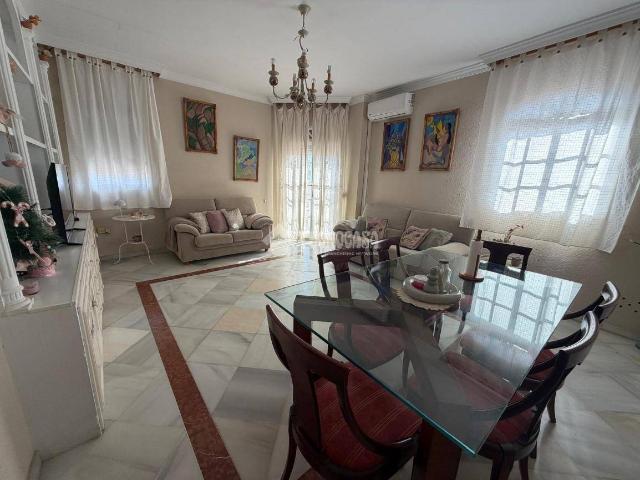 Casa adosada en Venta en La Soledad