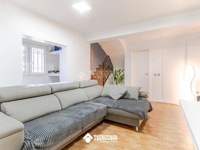 Casa adosada en Venta en La Paz