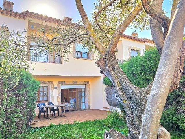 Casa adosada en Venta en La Punxa