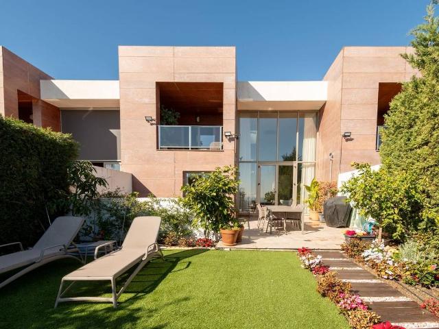 Casa adosada en Venta en La Quinta