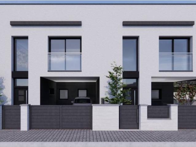 Casa adosada en Venta en La Roca del Vallès