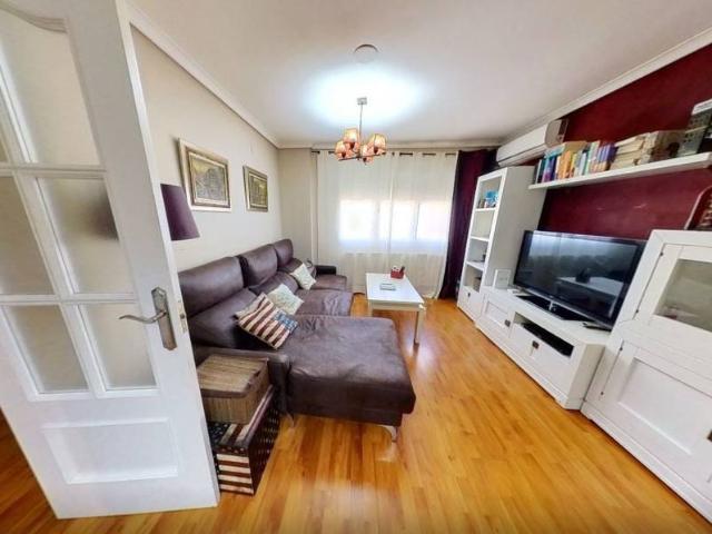 Casa adosada en Venta en La Roda
