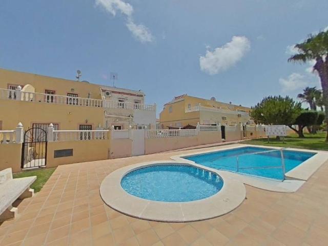 Casa adosada en Venta en La Regia