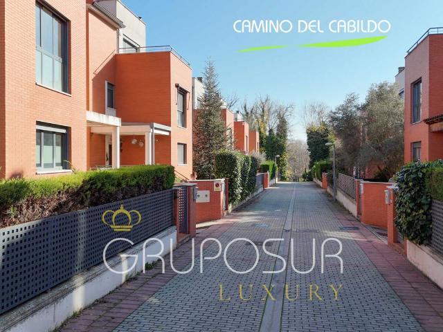 Casa adosada en Venta en La Victoria Puente Jardín