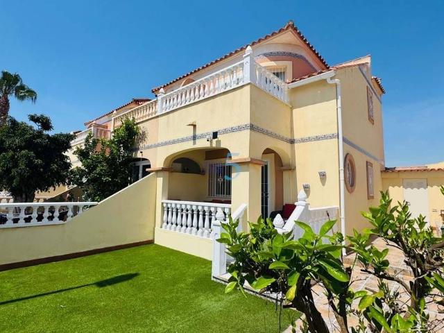Casa adosada en Venta en La Zenia