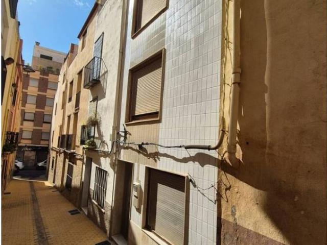 Casa adosada en Venta en L'Alcora
