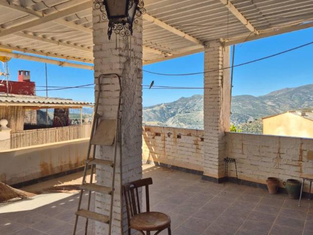 Casa adosada en Venta en Lanjarón