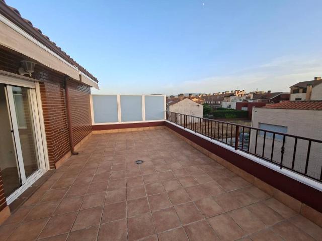 Casa adosada en Venta en Lardero