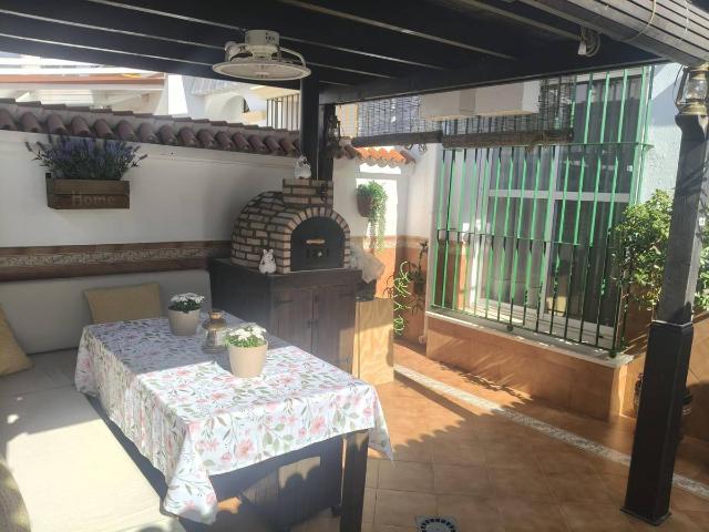 Casa adosada en Venta en Las Canteras