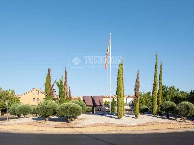 Casa adosada en Venta en Las Castañeras Bulevar