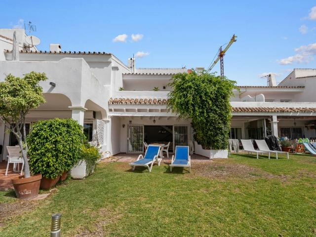 Casa adosada en Venta en Las Chapas Alicate Playa