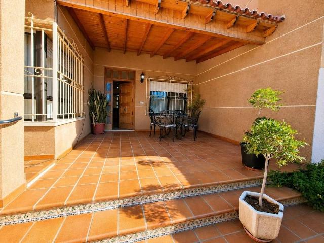 Casa adosada en Venta en Las Lomas Las Yucas