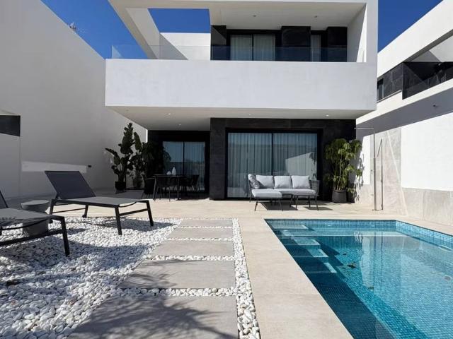 Casa adosada en Venta en Las Lomas Las Yucas