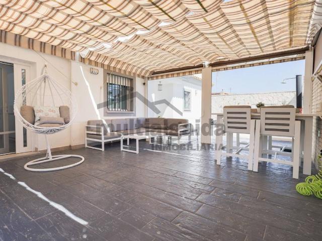 Casa adosada en Venta en Las Palmeras Dehesilla