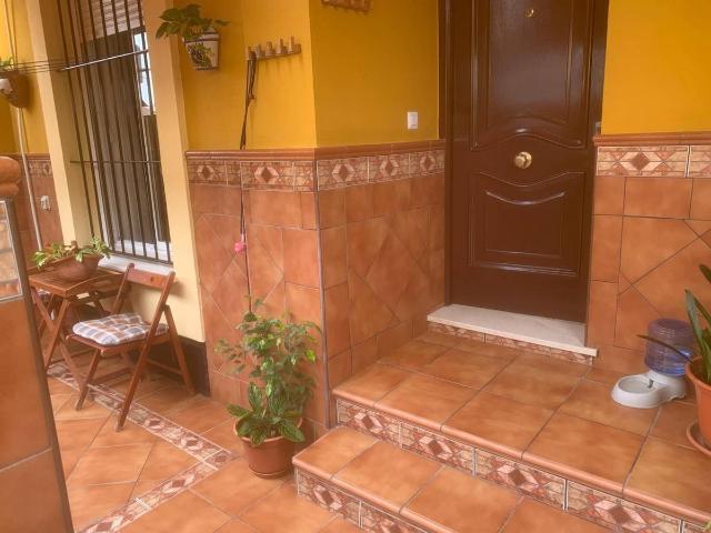 Casa adosada en Venta en Las Palmeras Dehesilla