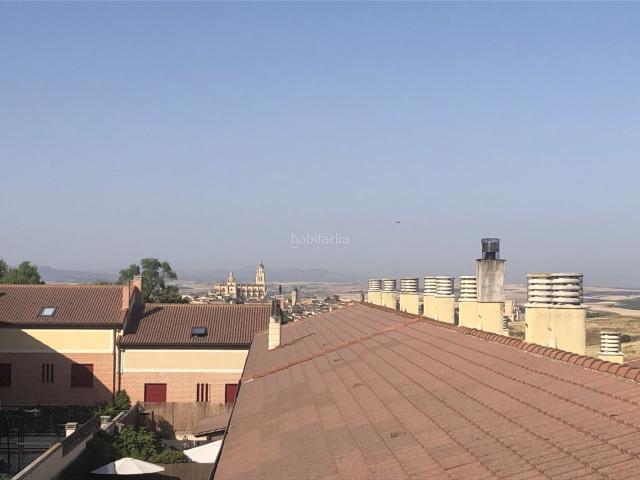 Casa adosada en venta en Lastrilla La. Chalet ADOSADO en Venta LA LASTRILLA Segovia BENEFICIOS y VIRTUDESSu ESTADO SIN ESTRENAREl disponer de Dormitorio PLANTA BAJA.El t. Casas adosadas Lastrilla.