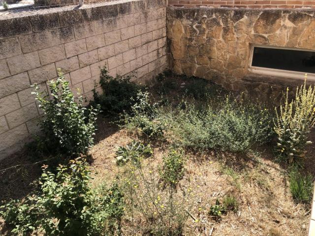 Casa adosada en venta en Lastrilla La. Chalet Adosado en Venta LA LASTRILLA SegoviaBENEFICIOSEl amplio ESPACIO del inmueble con amplias dependencias.El ESTADO Sin Estre. Casas adosadas Lastrilla.
