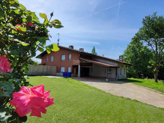 Casa adosada en venta en Lezama. Casa Adosada en venta en Lezama, 5 dormitorios. Casas adosadas.