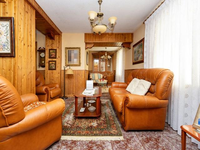 Casa adosada en venta en Lecrín. Encantadora casa con patio en Murchas, Valle de Lecrín Granada. Casas adosadas.