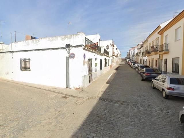 Casa adosada en venta en Lepe. Adosado en venta en Lepe, Huelva. Activo inmobiliario SIN POSESIÓN, NO SE PUEDE VISITAR. Casas adosadas.
