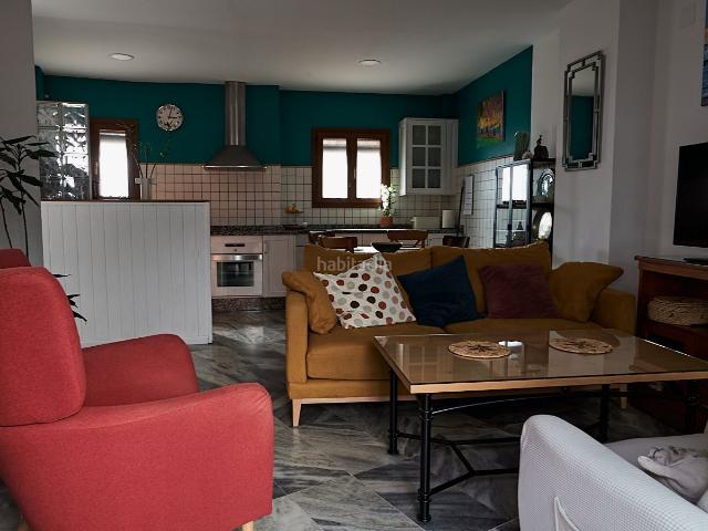Casa adosada en venta en Lepe. Casa luminosa muy bien situada. Casas adosadas.