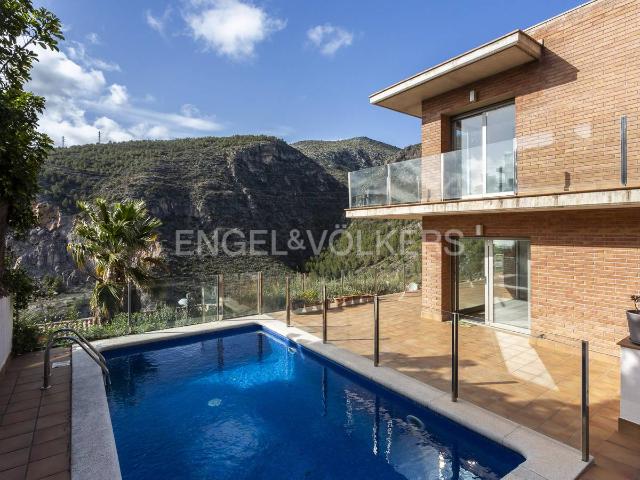Casa chalet en Venta en Les Botigues de Sitges