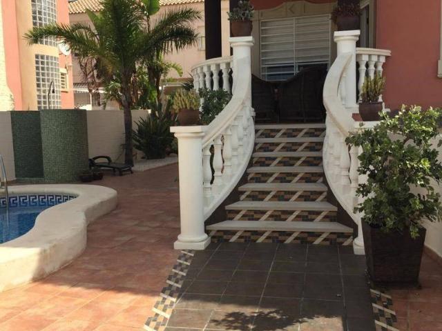 Casa adosada en Venta en Les Palmeres