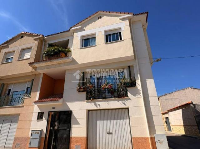 Casa adosada en Venta en Lillo