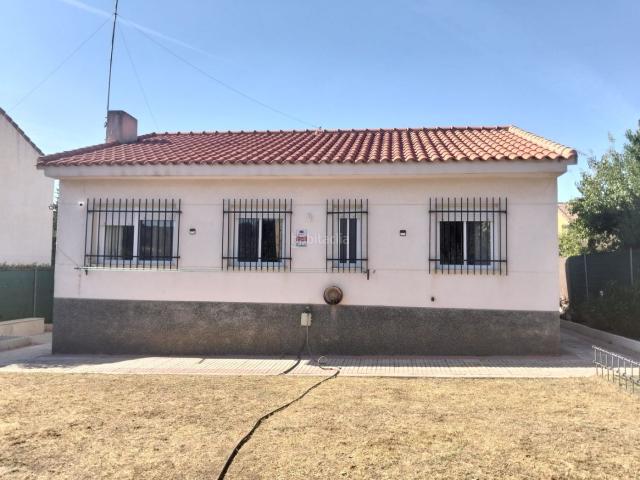 Chalet en venta en Lillo. Venta de Chalet en Lillo Toledo. Chalets.