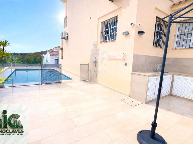 Casa adosada en venta en Línea de la Concepción La, El Zabal Santa Margarita. Pareado en Santa Margarita. Casas adosadas Línea de la Concepción.