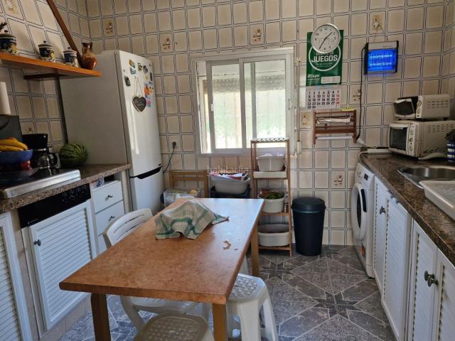 Casa adosada en venta en Línea de la Concepción La, La Atunara Periáñez. Se vende casa con terraza y azotea!. Casas adosadas Línea de la Concepción.