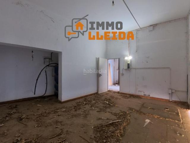 Casa adosada en venta en Linyola. Oportunidad para inversores y constructores. Casas adosadas.