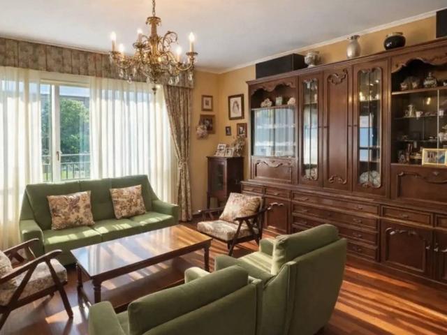 Casa adosada en Venta en Llanera