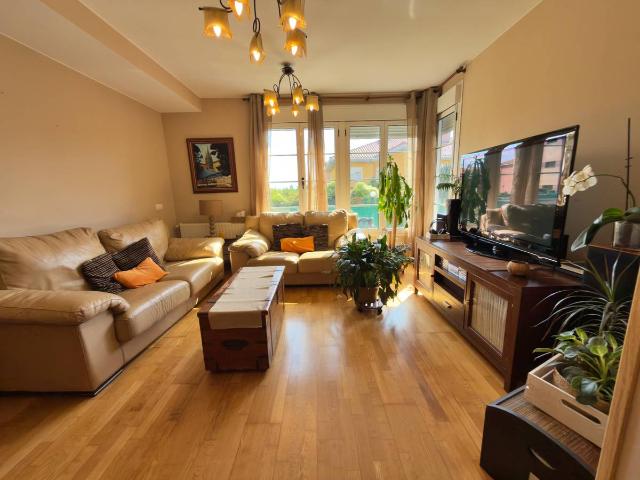 Casa adosada en Venta en Llanera