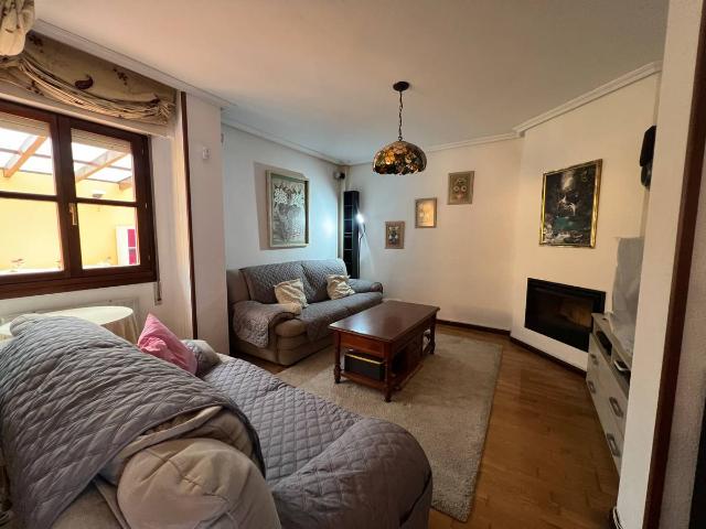 Casa adosada en Venta en Llanera