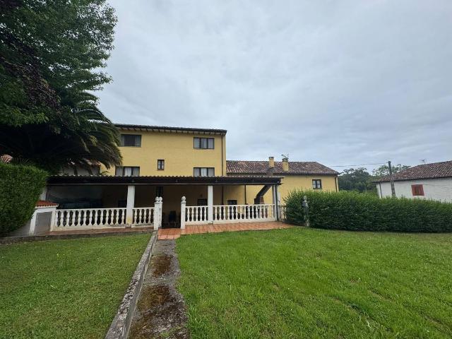 Casa adosada en Venta en Llanes pueblo