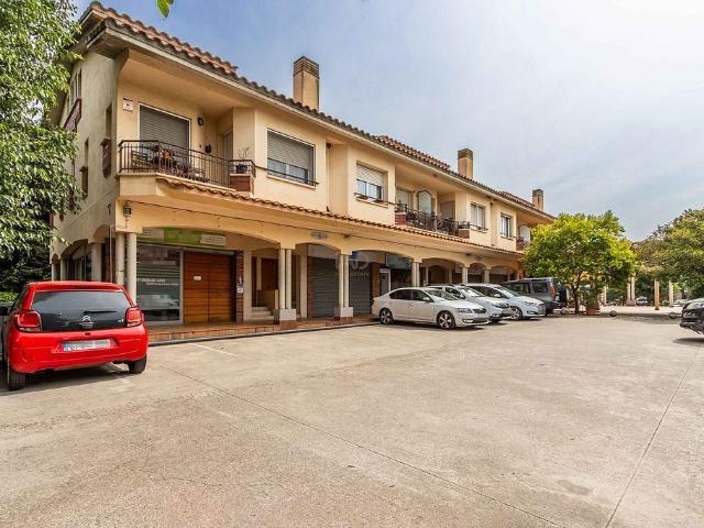 Casa adosada en venta en Lliçà d´Amunt, de 100 m² 4 habitaciones por 345.000