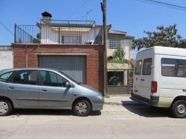 Casa adosada en venta en Lliçà d´Amunt, de 239 m² 5 habitaciones por 248.000