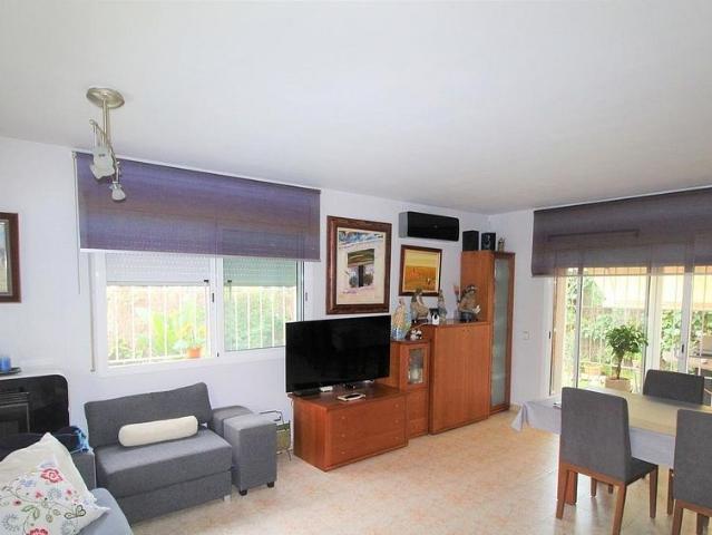 Casa adosada en venta en Llinars del Valles, de 128 m² 4 habitaciones por 549.000