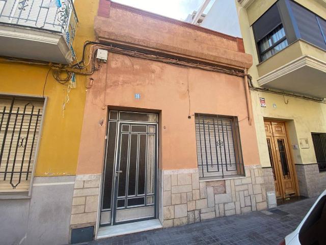 Casa adosada en Venta en Llombai