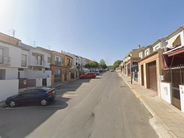 Casa adosada en venta en Lucena, El Valle. Adosado en Lucena, Córdoba. Activo inmobiliario SIN POSESIÓN, NO SE PUEDE VISITAR. Casas adosadas.