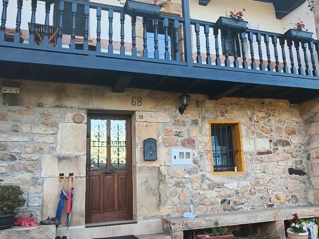 Casa adosada en Venta en Luena