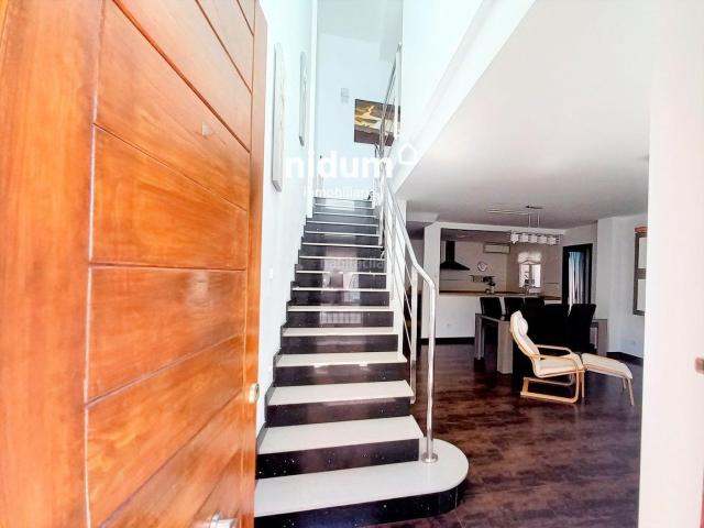 Casa adosada en venta en Lugar Nuevo de Fenollet. Adosado en Lugar Nuevo con garaje. Casas adosadas Lugar Nuevo de.