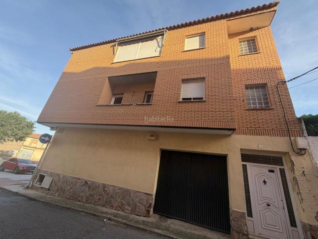 Casa adosada en venta en Mocejón. Amplio Adosado en Mocejón, Castilla La Mancha por solo 149.000. Casas adosadas.