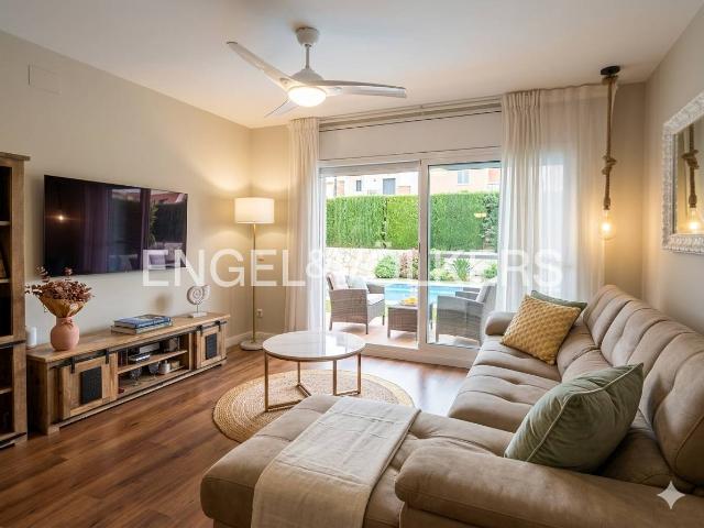 Casa adosada en Venta en Molí de Vent