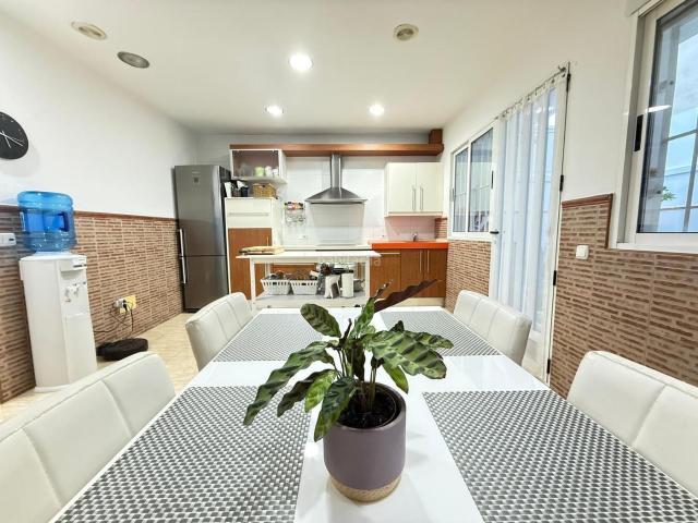 Casa adosada en venta en Molina de Segura, San Antonio San José Los Ángeles. Espectacular dúplex con gran terraza y sótano privado. Casas adosadas Molina de.