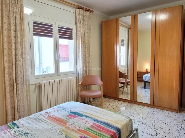 Casa adosada en venta en Mollerussa. Casa espaciosa en el centro de Mollerussa con terraza en VENTA. Casas adosadas.