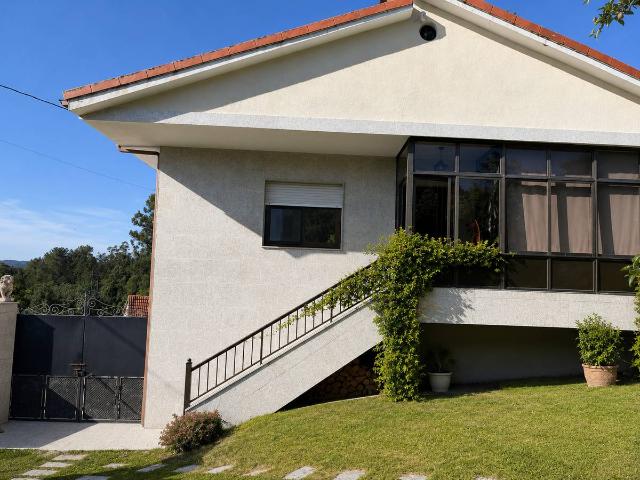 Casa adosada en Venta en Mondariz